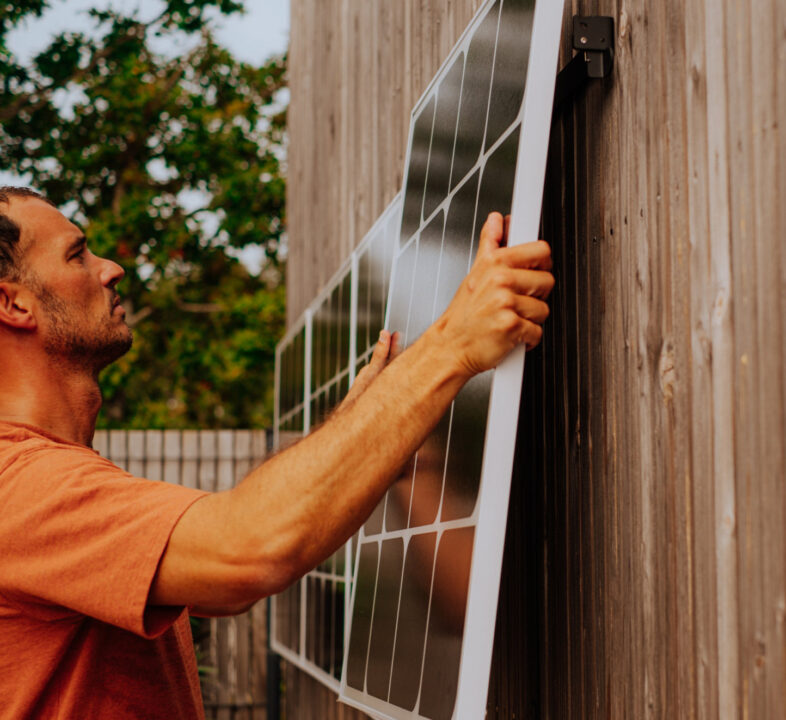 découvrez notre abri de jardin solaire, une solution innovante et écologique pour vos espaces extérieurs. profitez d'un espace de rangement pratique tout en contribuant à la préservation de l'environnement grâce à une source d'énergie renouvelable.