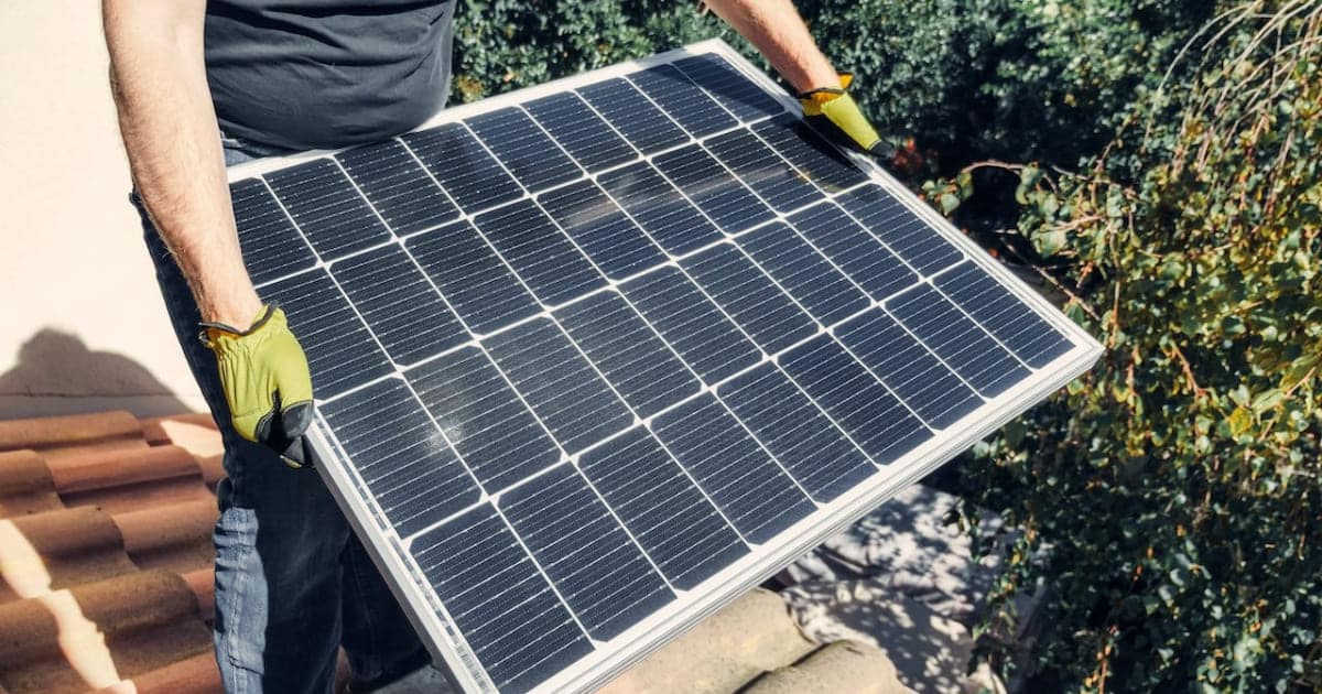 découvrez comment choisir le panneau solaire idéal pour vos besoins énergétiques. comparez les types, les marques et les critères de performance pour maximiser votre investissement tout en respectant l'environnement.