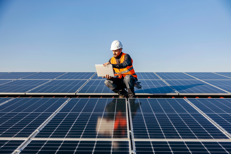 protégez votre investissement avec une assurance dédiée aux panneaux solaires. découvrez les options qui couvrent les dommages, le vol et la responsabilité civile, afin de garantir le bon fonctionnement de votre installation solaire et d'assurer votre tranquillité d'esprit.