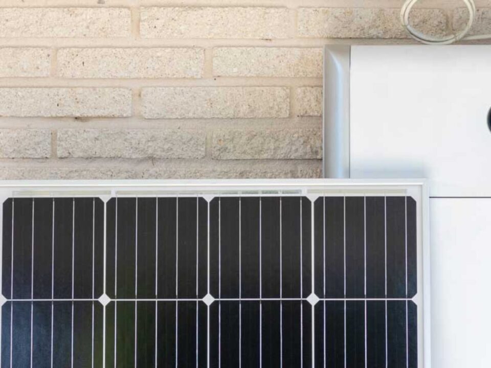 découvrez comment choisir la batterie solaire idéale pour vos besoins énergétiques. apprenez à évaluer la capacité, la durée de vie et les types de batteries disponibles pour maximiser l'efficacité de votre système solaire.