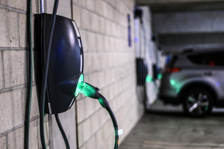 découvrez notre gamme de bornes de recharge électrique, idéales pour recharger rapidement et efficacement votre véhicule électrique à domicile ou sur la route. profitez d'une installation simple et d'une technologie avancée pour une mobilité durable.