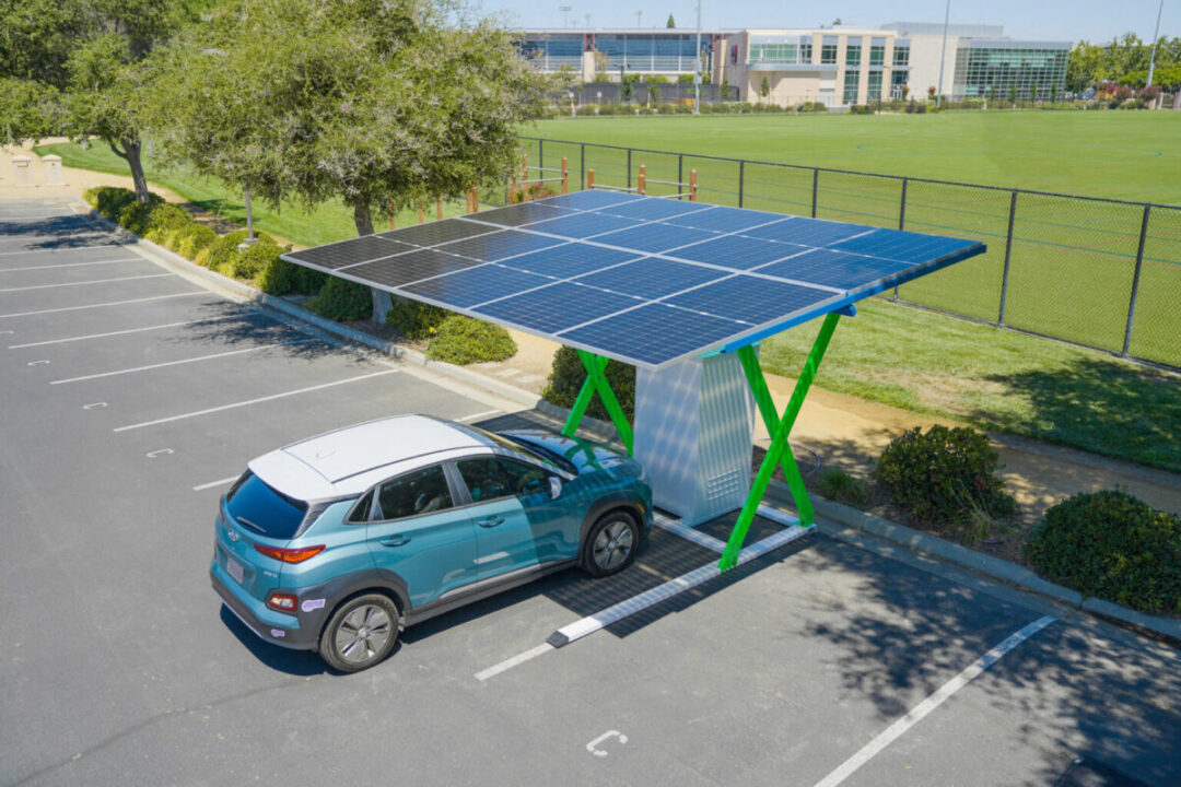 découvrez notre borne de recharge solaire, idéale pour recharger vos appareils écologiquement et rapidement. profitez d'une solution durable et autonome pour vos besoins en énergie, tout en respectant l'environnement.