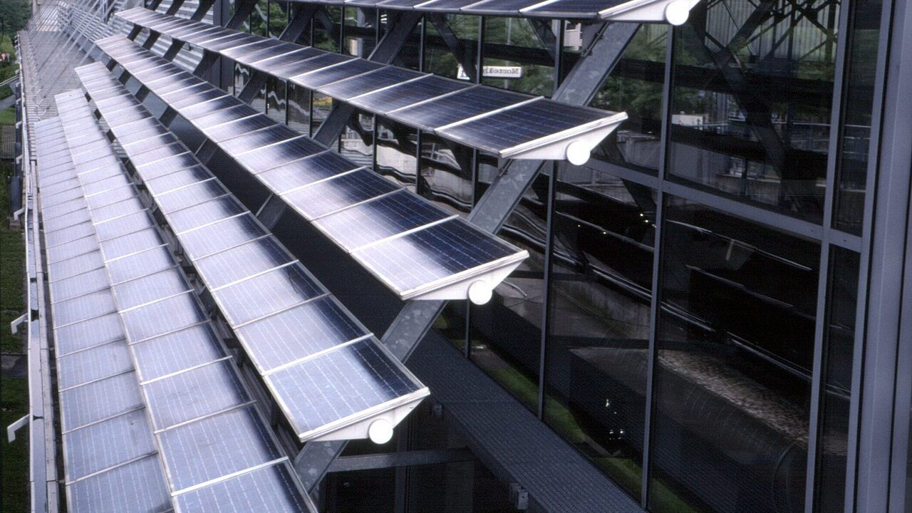 découvrez le brise soleil solaire, une solution esthétique et écologique pour protéger votre espace tout en régulant la lumière naturelle. idéal pour réduire la chaleur, améliorer le confort et optimiser l'efficacité énergétique de votre habitat.