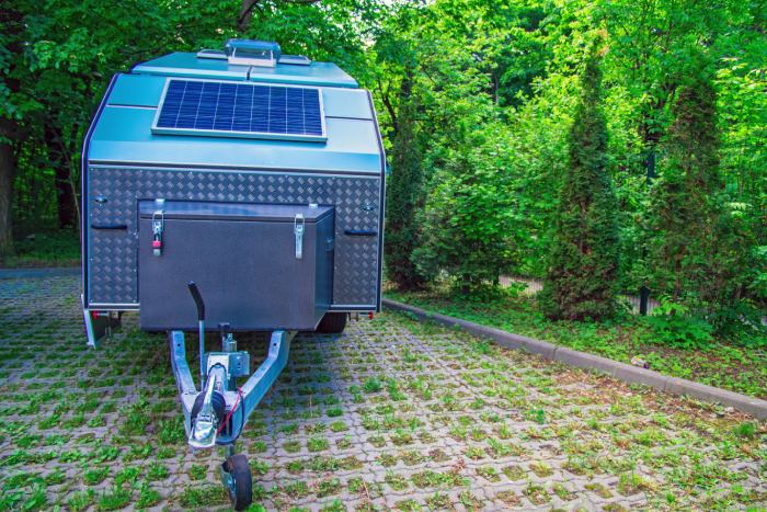 découvrez nos panneaux solaires écoresponsables spécialement conçus pour les caravanes. profitez d'une énergie renouvelable et autonome lors de vos voyages tout en préservant l'environnement. idéals pour les aventuriers soucieux de leur impact écologique, nos panneaux offrent performance et durabilité.