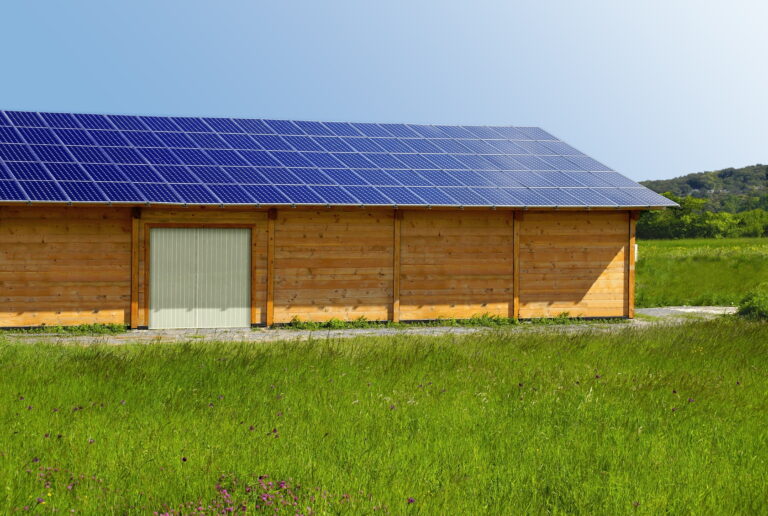 découvrez comment optimiser votre hangar avec des panneaux solaires pour réduire vos factures d'énergie et contribuer à la protection de l'environnement. apprenez les meilleures pratiques d'installation et de maintenance pour maximiser l'efficacité de votre système solaire.