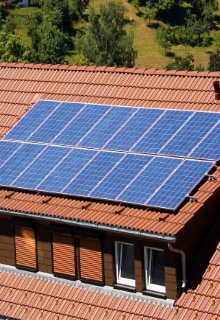 découvrez tout ce qu'il faut savoir sur le coût des panneaux solaires : prix d'installation, aides financières, économies réalisées et conseils pour un investissement rentable. éclaircissez vos doutes et faites le choix durable qui convient à votre budget.