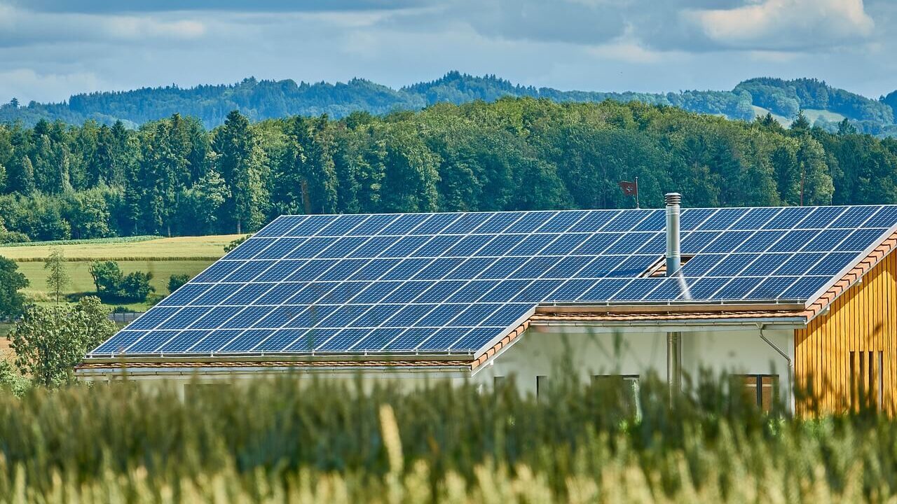 découvrez les avantages de l'énergie solaire autonome, une solution écologique et économique qui vous permet de produire votre propre électricité tout en réduisant votre empreinte carbone. optez pour l'autonomie énergétique et faites un pas vers un avenir durable.