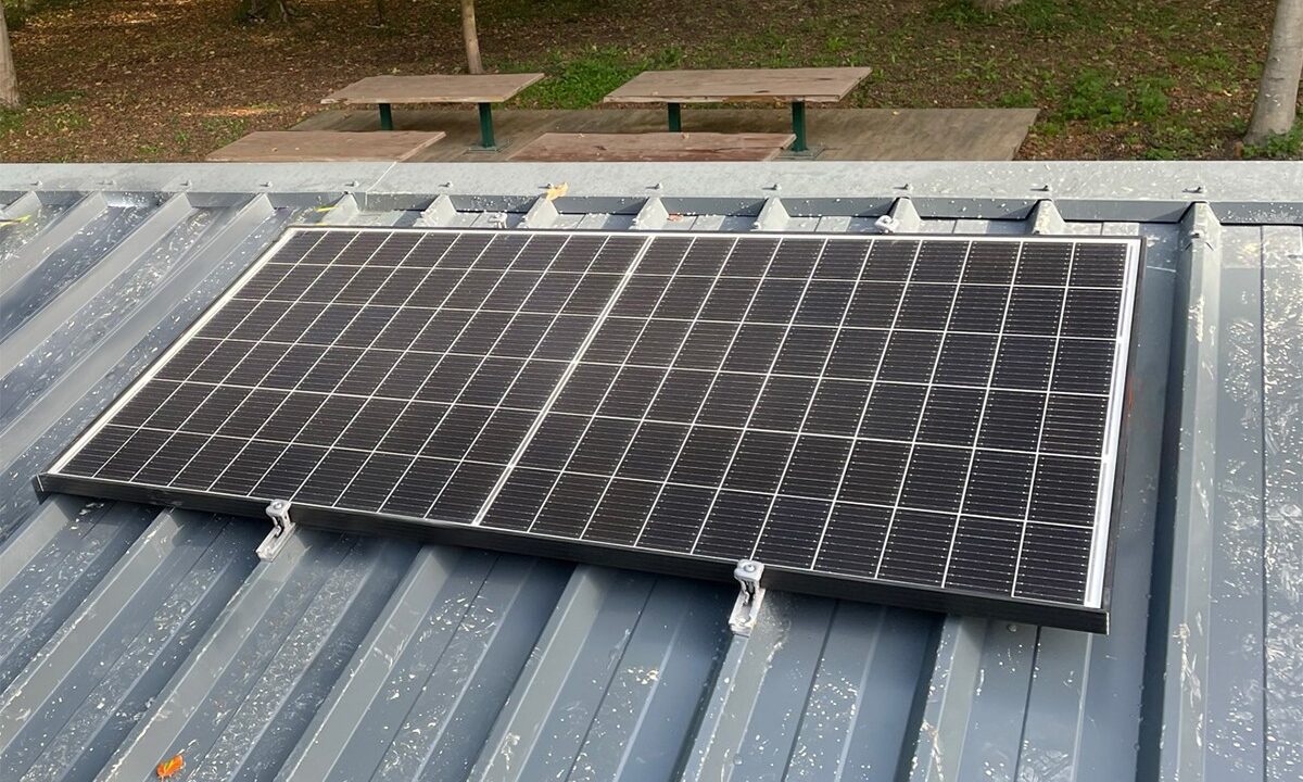 découvrez nos solutions de fixation pour panneaux solaires sur toiture, garantissant une installation sécurisée et durable. optimisez l'efficacité de votre système solaire tout en protégeant votre toit.