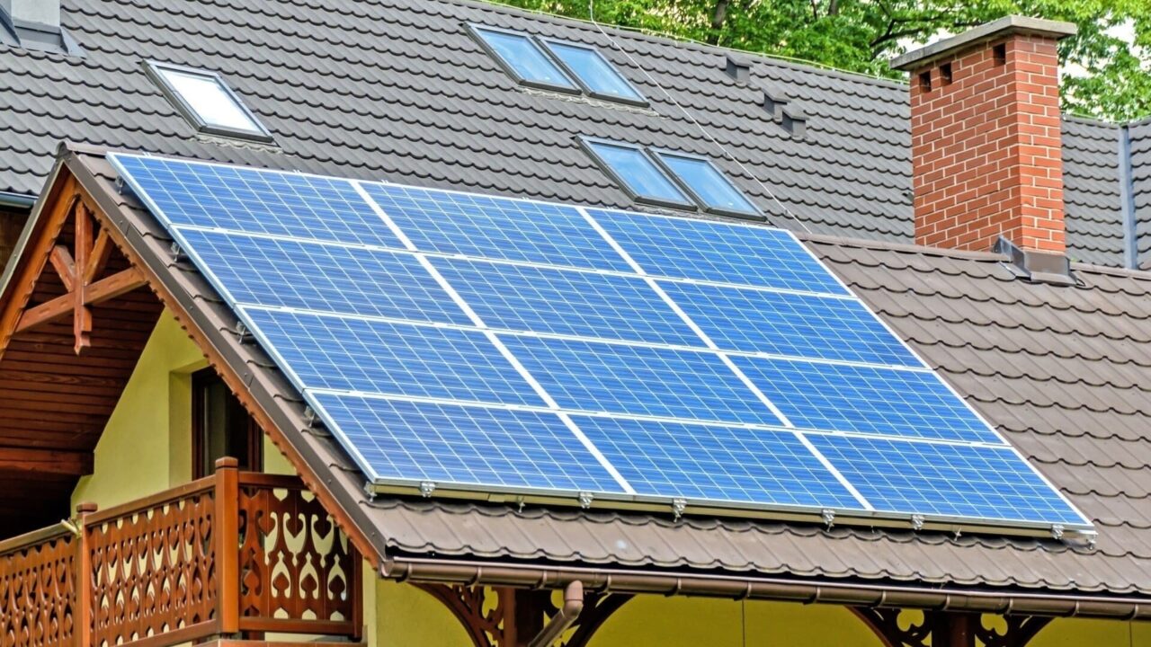 découvrez les avantages des panneaux photovoltaïques et comment choisir le bon système pour optimiser votre consommation d'énergie. profitez des bénéfices écologiques et économiques tout en réduisant votre empreinte carbone.