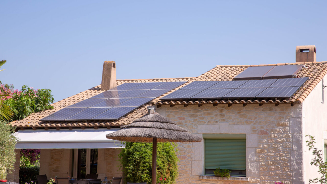 découvrez notre guide complet pour l'installation de panneaux solaires. apprenez toutes les étapes essentielles, des choix de panneaux à l'installation, pour tirer le meilleur parti de l'énergie solaire et réduire votre facture d'électricité.