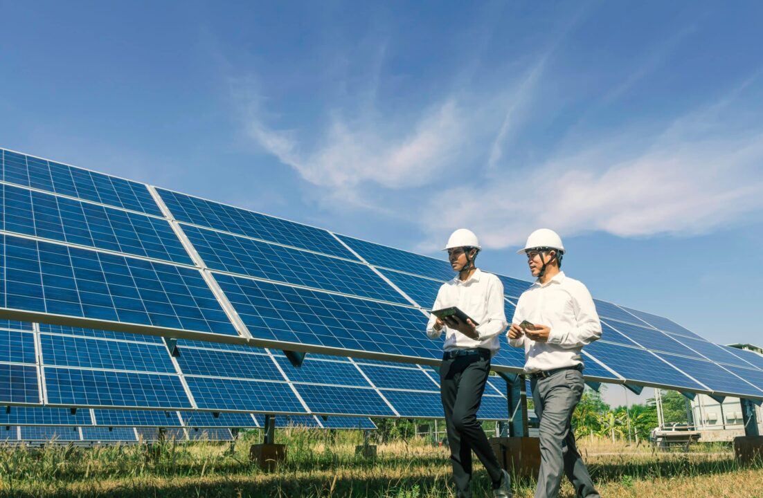 découvrez les réglementations concernant l'installation de panneaux solaires en france. informez-vous sur les normes, les aides financières et les démarches à suivre pour profiter de l'énergie solaire en toute légalité.