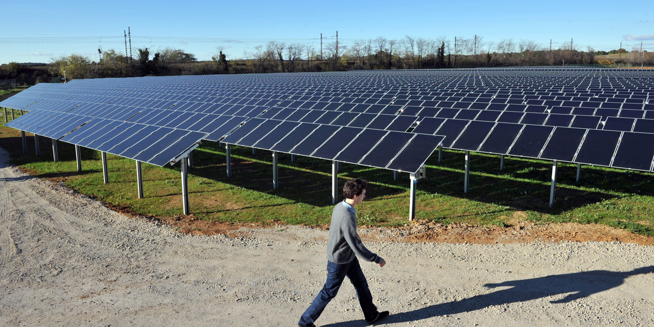 découvrez les panneaux solaires edf, une solution écologique et économique pour produire votre propre électricité. bénéficiez de l'expertise d'edf pour intégrer les énergies renouvelables chez vous, tout en réduisant votre empreinte carbone. informations, avantages et services disponibles.