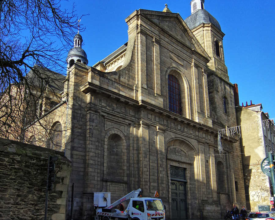 découvrez la richesse du patrimoine de france à travers ses monuments historiques, ses traditions culturelles et ses paysages uniques. explorez les trésors architecturaux et l'héritage artistique qui font la fierté de la nation.