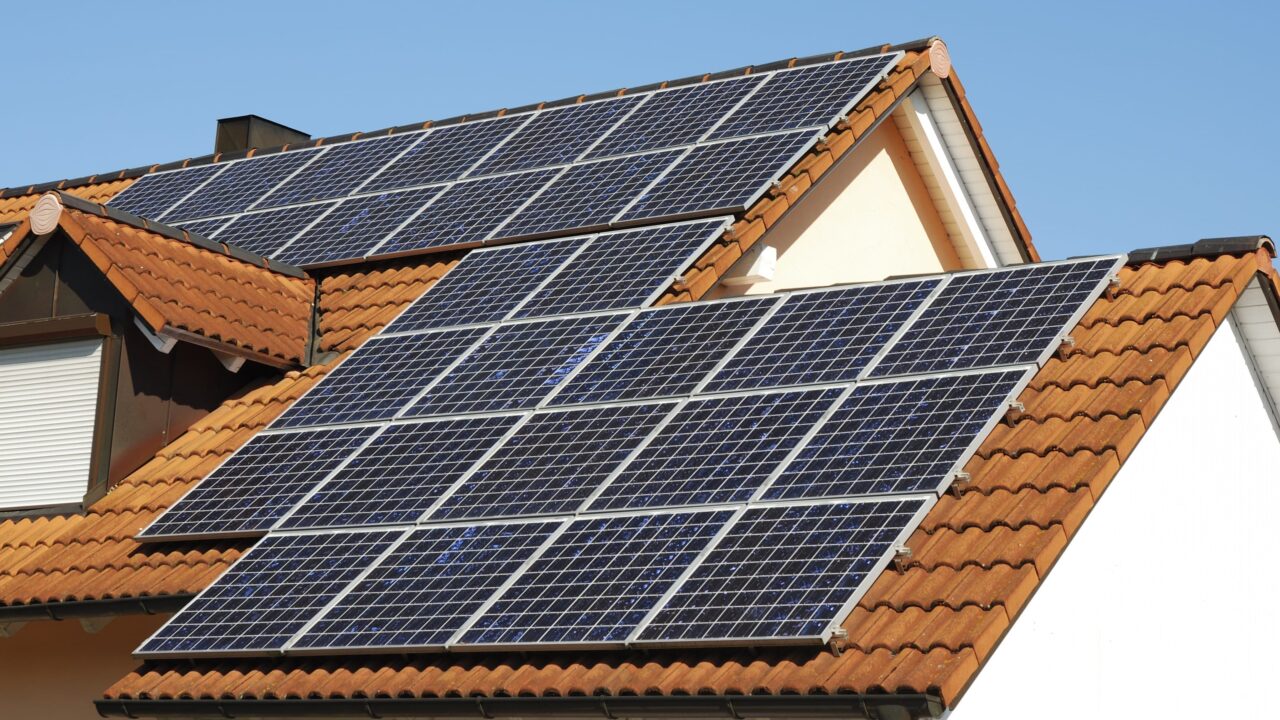 découvrez comment faire le meilleur choix de panneaux photovoltaïques pour votre maison ou votre entreprise. comparez les différentes options en termes d'efficacité, de coût et de durabilité afin d'optimiser vos investissements dans l'énergie solaire.