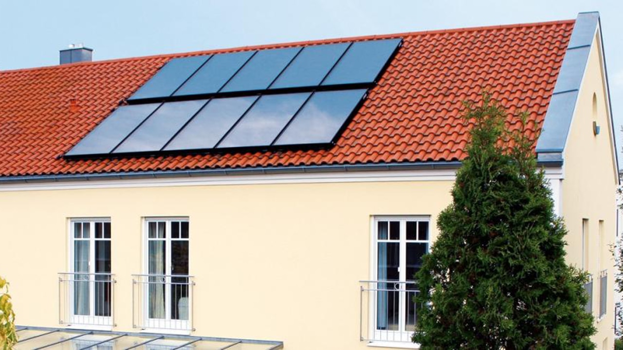 découvrez comment l'orientation optimale des panneaux photovoltaïques peut maximiser la production d'énergie solaire. apprenez les meilleures pratiques pour positionner vos panneaux afin d'augmenter leur efficacité et de tirer le meilleur parti de votre installation solaire.