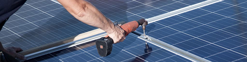 découvrez notre guide complet pour la pose de panneaux solaires : étapes essentielles, conseils pratiques et astuces pour une installation réussie. optimisez votre énergie et réduisez vos factures grâce à notre expertise.