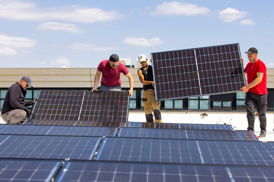 découvrez les avantages clés des panneaux solaires pour les professionnels : réduction des coûts énergétiques, durabilité, impact environnemental positif et valorisation de l'image de marque. optez pour une solution énergétique efficace et rentable pour votre entreprise.