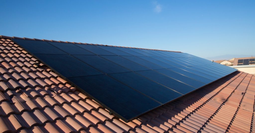 découvrez les panneaux photovoltaïques sunpower, leaders en efficacité énergétique et durabilité. transformez votre exposition au soleil en économies d'énergie et contribuez à un avenir plus vert grâce à des solutions innovantes et performantes.