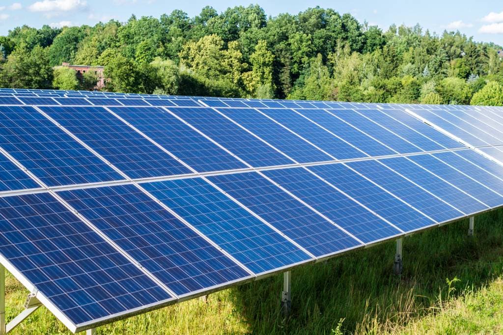 découvrez comment les panneaux solaires aisés peuvent transformer votre consommation d'énergie. optez pour une solution écologique et économique qui simplifie l'accès à une énergie renouvelable. informez-vous sur les avantages et les aides disponibles pour faciliter votre transition vers l'énergie solaire.