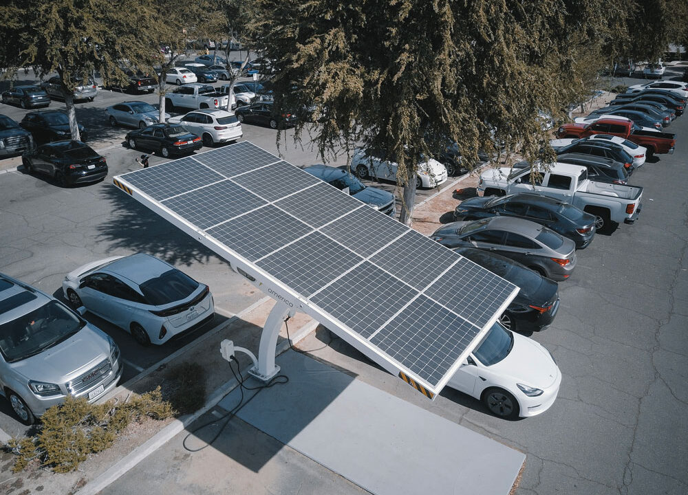 découvrez comment les panneaux solaires pour voitures électriques peuvent optimiser l'autonomie de votre véhicule tout en contribuant à la protection de l'environnement. explorez les avantages, l'installation et les solutions innovantes pour un déplacement durable.