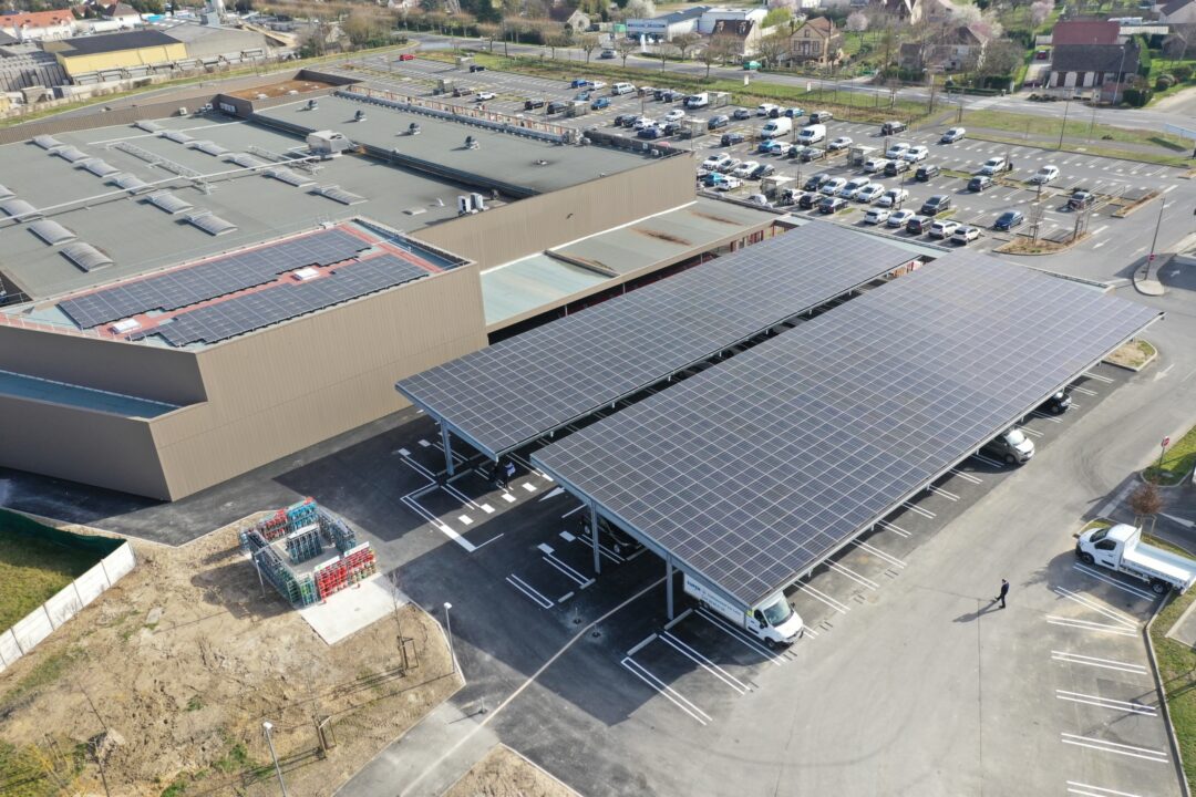 découvrez notre parking solaire durable, une solution écologique et innovante pour stationner votre véhicule tout en contribuant à la protection de l'environnement. profitez d'une infrastructure conçue pour maximiser l'énergie solaire et réduire votre empreinte carbone.