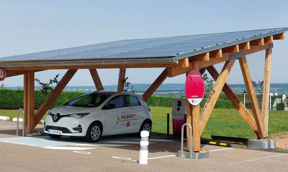 découvrez notre parking solaire durable, une solution éco-responsable pour stationner votre véhicule tout en participant à la transition énergétique. profitez de l'énergie solaire pour réduire votre empreinte carbone et soutenez un avenir plus vert.