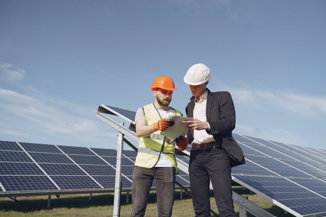 découvrez le métier d'avenir de poseur de panneaux solaires, une profession en pleine expansion qui allie passion pour les énergies renouvelables et compétences techniques. contribuez à la transition énergétique tout en bénéficiant d'un marché en forte croissance et de nombreuses opportunités d'emploi.