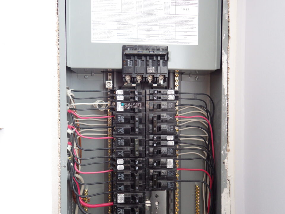 découvrez notre sélection de panneaux électriques de haute qualité, conçus pour assurer une distribution sécurisée et efficace de l'électricité dans votre habitation ou votre entreprise. profitez d'options adaptées à vos besoins énergétiques, avec des systèmes faciles à installer et à utiliser.