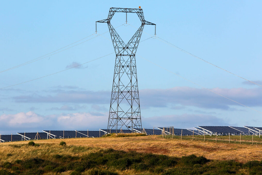 découvrez tout sur l'énergie électrique, ses sources, ses avantages, et son rôle essentiel dans notre quotidien. apprenez comment elle alimente nos foyers et propulse les technologies modernes.