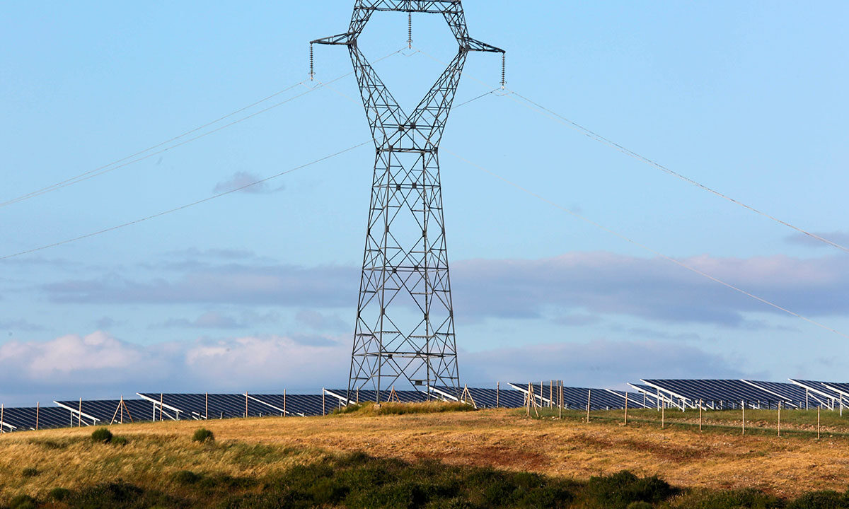 découvrez tout sur l'énergie électrique, ses sources, ses avantages, et son rôle essentiel dans notre quotidien. apprenez comment elle alimente nos foyers et propulse les technologies modernes.