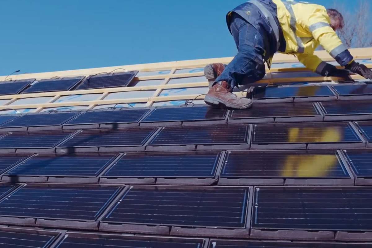 découvrez les ardoises solaires, une solution innovante et esthétique pour produire de l'énergie renouvelable tout en préservant l'architecture de votre maison. idéales pour un toit moderne, elles allient performance énergétique et design, contribuant ainsi à la transition vers une énergie durable.