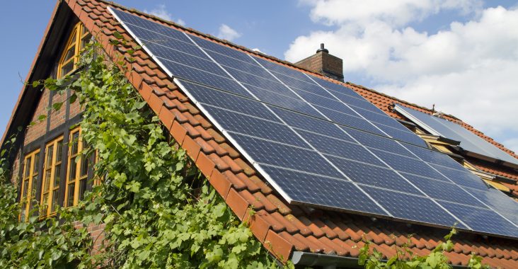 protégez votre investissement avec notre assurance panneaux solaires. bénéficiez d'une couverture complète contre les dommages et optimisez la performance de votre installation. découvrez nos offres adaptées à vos besoins et sécurisez votre avenir énergétique.