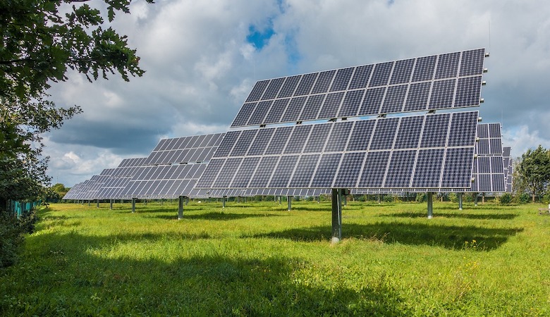 découvrez les nombreux avantages des panneaux photovoltaïques : une source d'énergie renouvelable, une réduction de votre facture d'électricité, des aides financières attractives et un impact positif sur l'environnement. transformez votre toiture en un véritable atout écologique et économique.