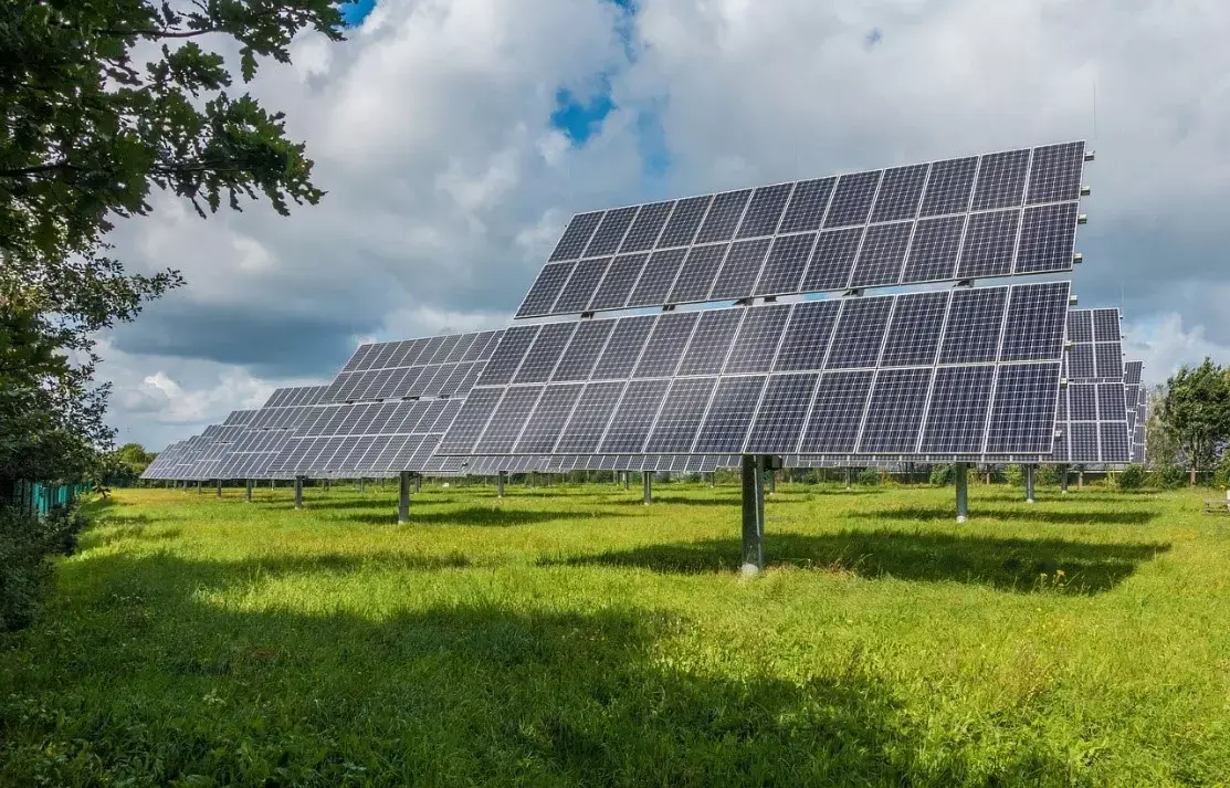 découvrez les nombreux avantages des panneaux solaires : une énergie renouvelable, des économies sur vos factures d'électricité, une réduction de votre empreinte carbone et des aides financières pour l'installation. optez pour une solution durable et écologique qui profite à la planète et à votre budget.