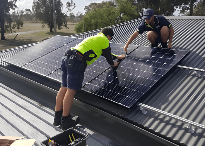 découvrez notre guide complet sur les avis concernant les panneaux solaires. informez-vous sur les avantages, les inconvénients et les retours d'expérience des utilisateurs pour faire le meilleur choix pour votre installation solaire.