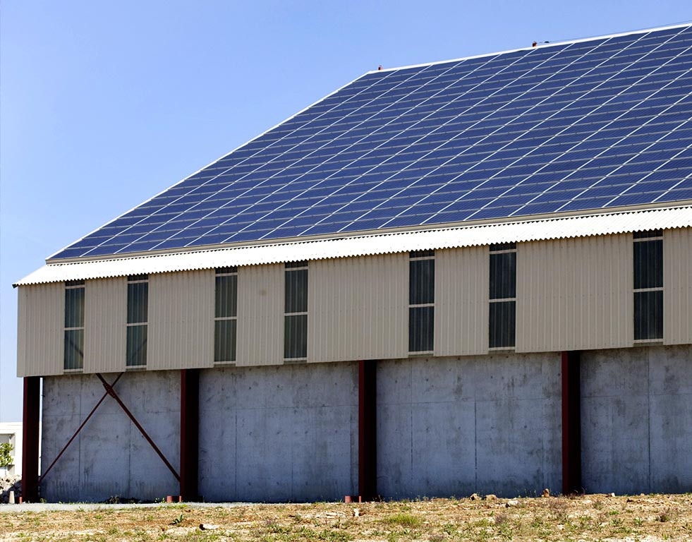 découvrez comment un bâtiment agricole photovoltaïque peut transformer votre exploitation en une source d'énergie durable. maximisez votre rentabilité tout en respectant l'environnement grâce à nos solutions innovantes et efficaces.