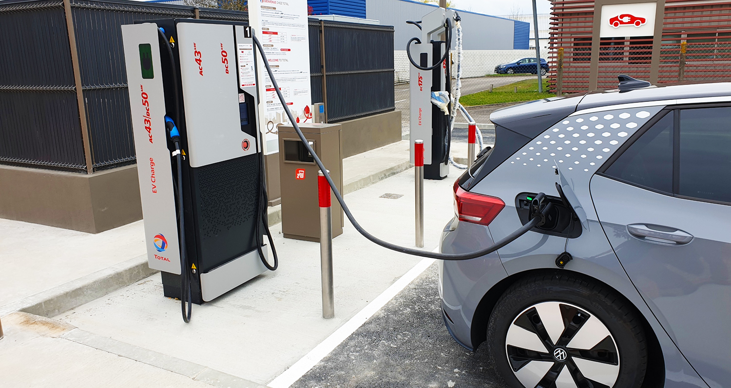 découvrez notre sélection de bornes de charge électrique adaptées à tous vos besoins. offrez à votre véhicule électrique une solution de recharge rapide et efficace, tout en contribuant à un environnement plus durable. explorez les fonctionnalités, les prix et les conseils d'installation.