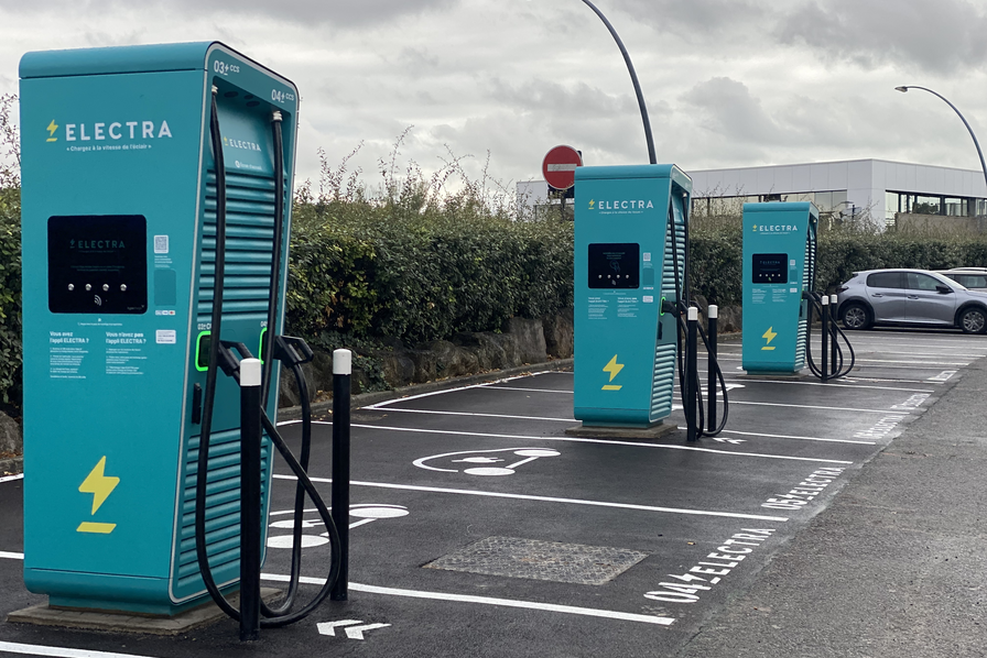 découvrez tout ce qu'il faut savoir sur les bornes électriques : installation, avantages, et options disponibles pour recharger votre véhicule électrique en toute simplicité.