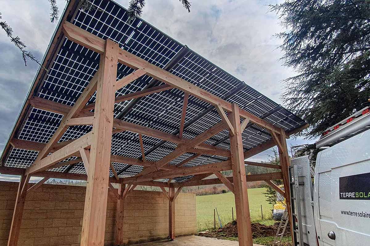 découvrez notre carport écologique, une solution durable et esthétique pour protéger votre véhicule tout en respectant l'environnement. fabriqué à partir de matériaux recyclés et conçu pour s'intégrer harmonieusement dans la nature, il allie fonctionnalité et écoresponsabilité.