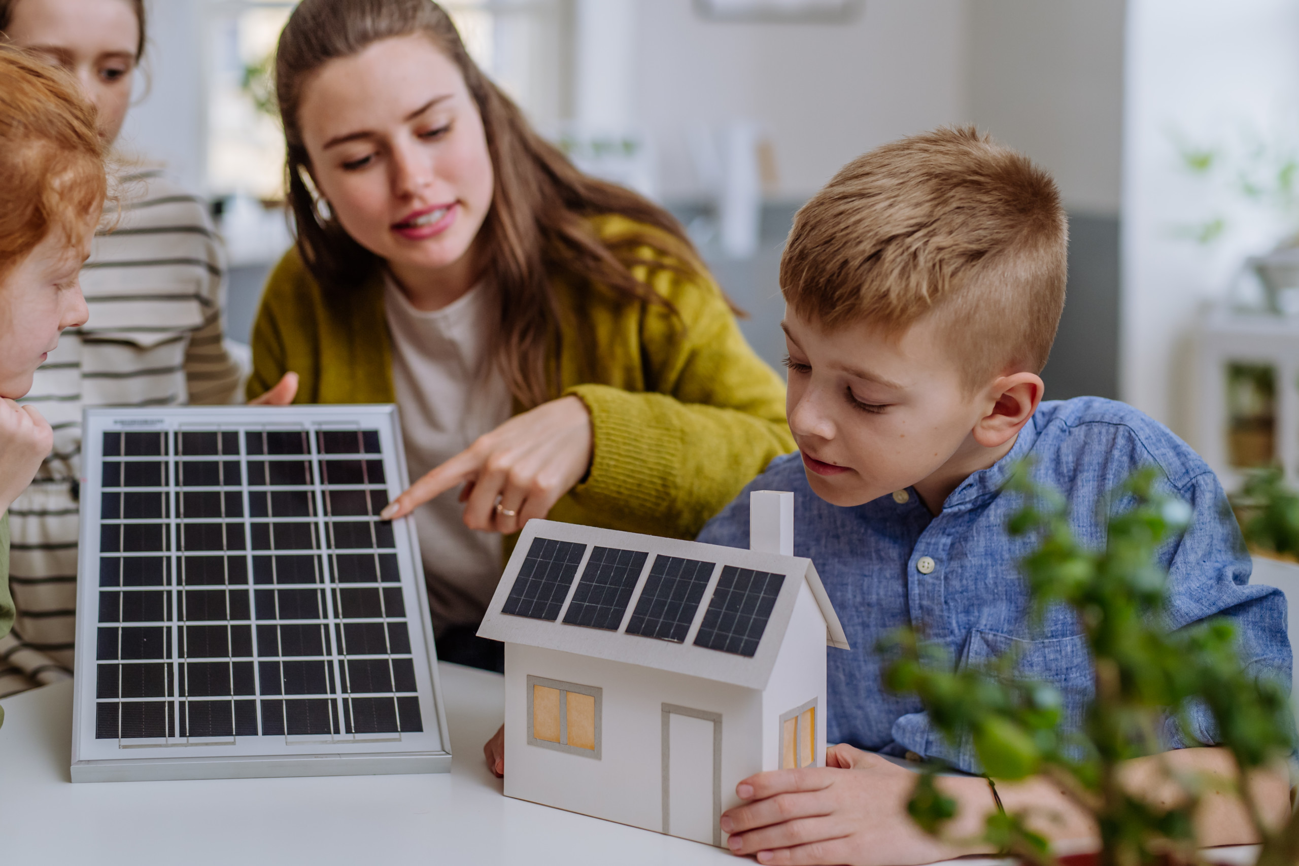 découvrez comment choisir le panneau solaire idéal pour vos besoins énergétiques. comparez les types, rendements et prix pour maximiser votre investissement tout en contribuant à un avenir durable.