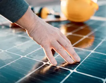 découvrez comment bien choisir votre installateur de panneaux solaires grâce à nos conseils essentiels. optimisez votre investissement dans l'énergie renouvelable en sélectionnant un professionnel qualifié et fiable, pour une installation efficace et en toute sérénité.