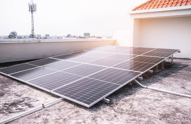 découvrez comment choisir le meilleur onduleur solaire pour vos besoins. notre guide vous aide à comprendre les différents types d'onduleurs, leur efficacité et les critères essentiels à considérer pour maximiser la rentabilité de votre installation solaire.