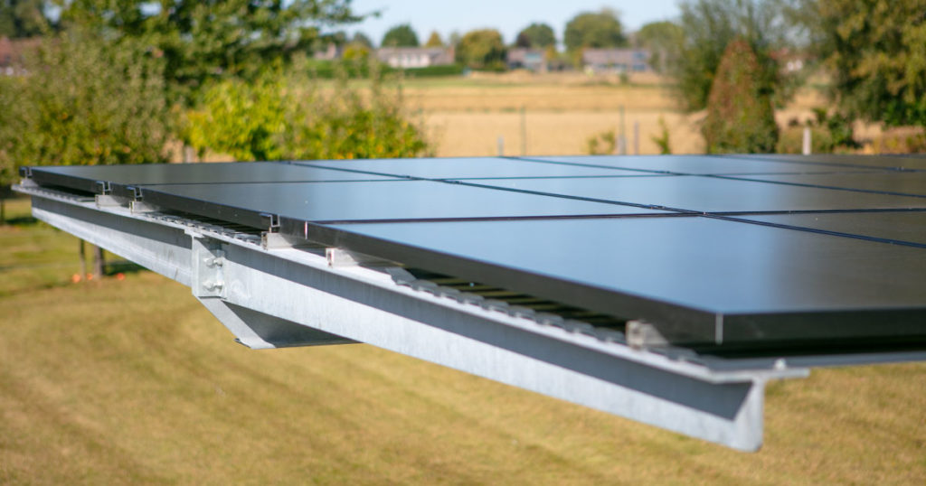 découvrez comment faire le meilleur choix de panneaux photovoltaïques pour optimiser votre production d'énergie solaire. comparez les différentes technologies, performances et prix pour trouver la solution idéale adaptée à vos besoins écologiques et économiques.