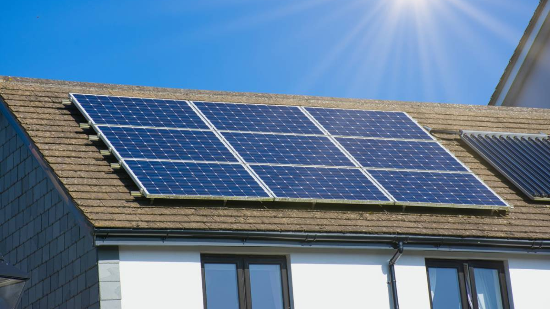 découvrez comment les panneaux solaires peuvent vous aider à réaliser des économies significatives sur vos factures d'énergie. apprenez les avantages financiers, les aides disponibles et l'impact positif sur l'environnement en optant pour une énergie renouvelable.