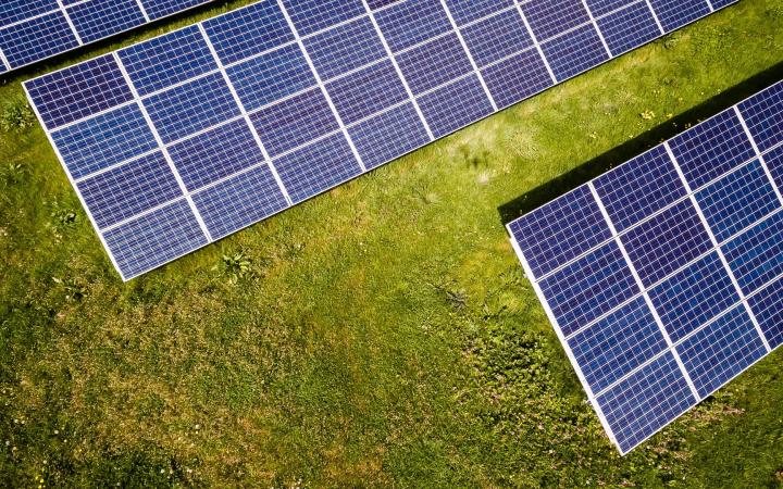 découvrez les avantages de l'énergie solaire durable, une solution écologique pour réduire votre empreinte carbone et réaliser des économies sur vos factures d'électricité. adoptez une énergie renouvelable et contribuez à un avenir durable dès aujourd'hui!