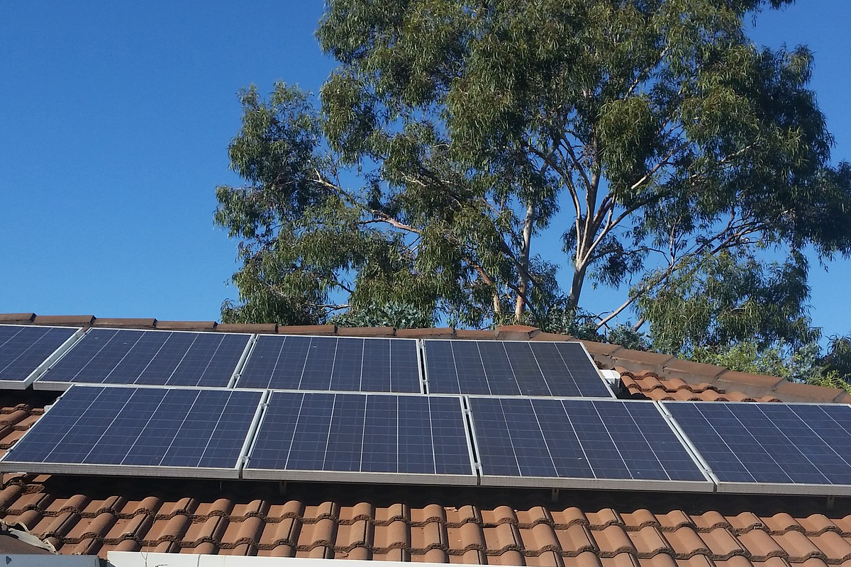 découvrez comment l'énergie solaire peut transformer votre maison en un espace éco-responsable. explorez les avantages de l'installation de panneaux solaires, réduisez vos factures d'électricité et contribuez à la protection de l'environnement grâce à des solutions d'énergie durable.