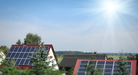 découvrez comment l'ensoleillement influence l'efficacité des panneaux solaires. apprenez à maximiser la production d'énergie solaire grâce à des astuces pratiques et des conseils sur le choix des emplacements optimaux pour vos installations photovoltaïques.