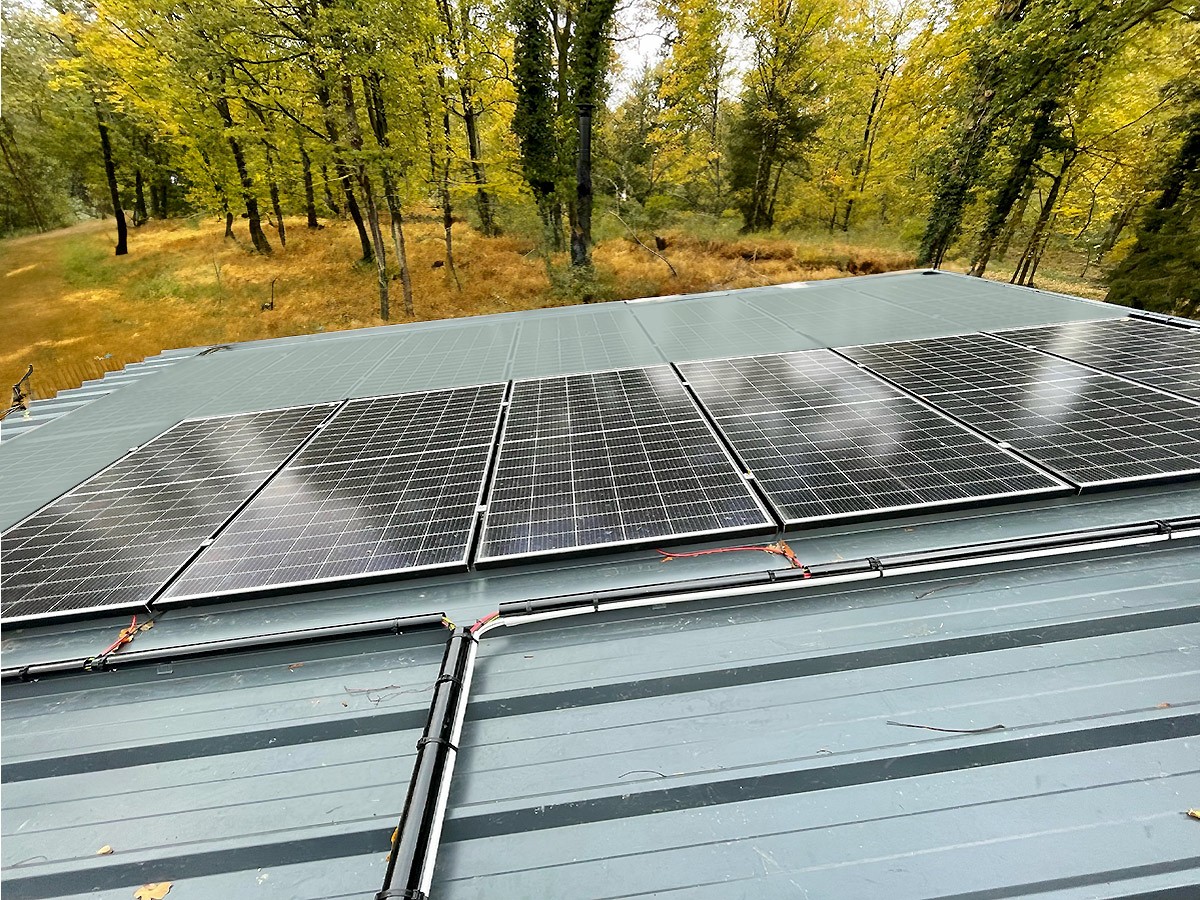 découvrez nos solutions de fixation pour panneaux solaires de 1220 mm, conçues pour assurer une installation sécurisée et efficace. optimisez votre énergie solaire avec des produits de qualité, adaptés à tous types de toitures.