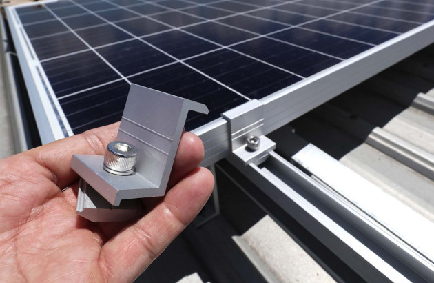 découvrez des solutions efficaces pour la fixation de vos panneaux solaires. assurez-vous une installation sécurisée et durable pour optimiser la production d'énergie solaire de votre habitation.