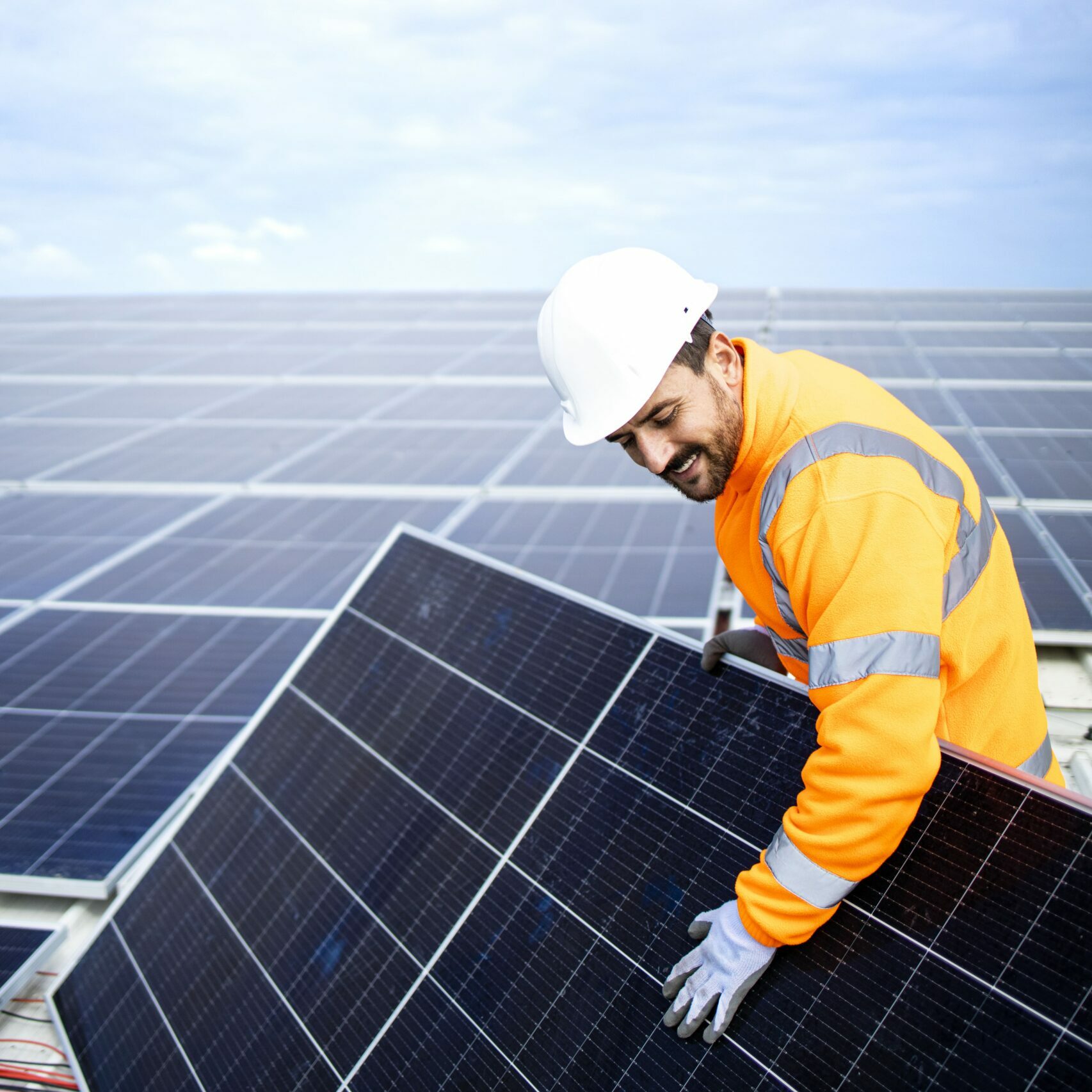 découvrez notre formation complète pour devenir installateur de panneaux solaires. apprenez les techniques essentielles, les normes en vigueur et les meilleures pratiques pour réussir dans ce secteur en pleine expansion.